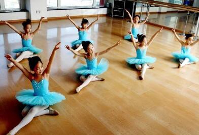 舞动人生 创意舞蹈培训班名字大全与命名指南