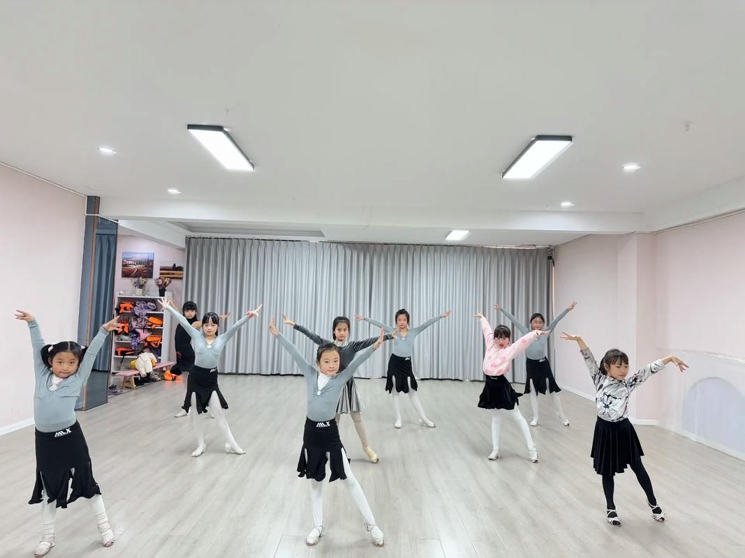 冬日舞动的精灵 寒假舞蹈班，我们共赴拉丁盛宴